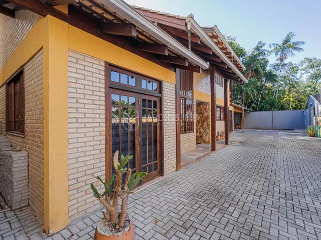 Casa / Sobrado para Venda em Joinville/SC Glória 4 Quartos