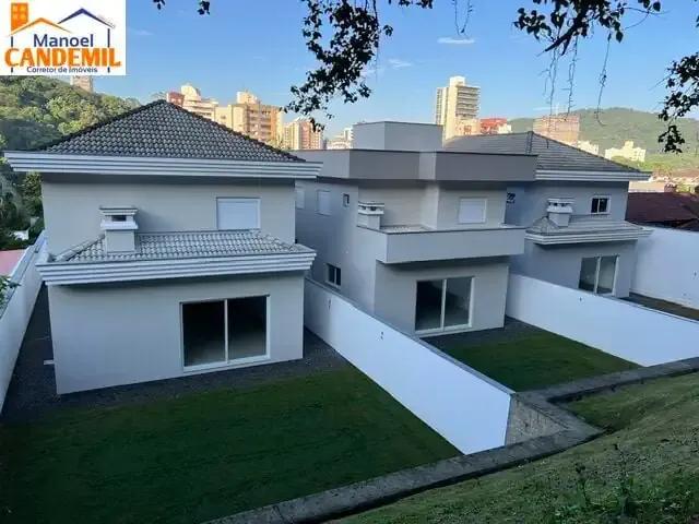 Casa / Sobrado para Venda em Joinville/SC Glória 4 Quartos