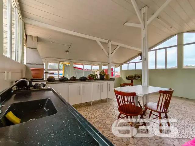 Casa / Sobrado para Venda em Joinville/SC Glória 4 Quartos