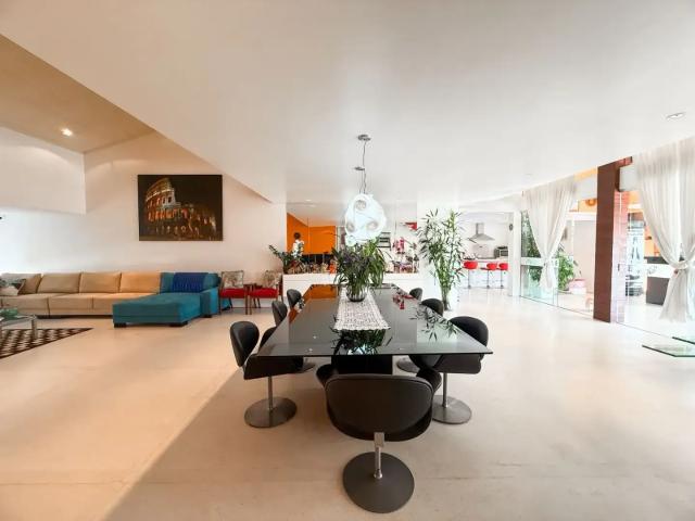 Casa / Sobrado para Venda em Joinville/SC Glória 4 Quartos