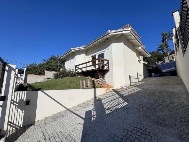 Casa / Sobrado para Venda em Joinville/SC Glória 5 Quartos