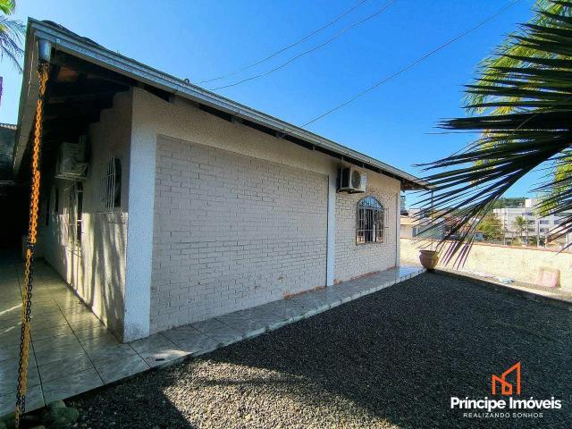Casa / Sobrado para Venda em Joinville/SC Guanabara 3 Quartos
