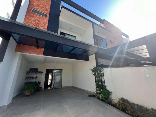 Casa / Sobrado para Venda em Joinville/SC Guanabara 3 Quartos