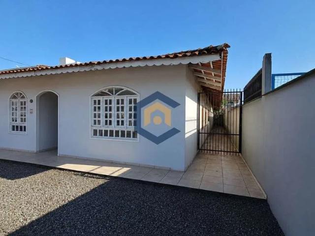 Casa / Sobrado para Venda em Joinville/SC Guanabara 3 Quartos