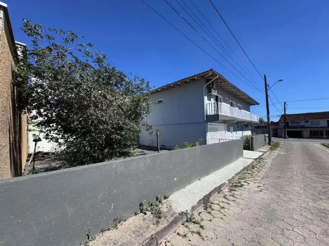 Casa / Sobrado para Venda em Joinville/SC Guanabara 3 Quartos