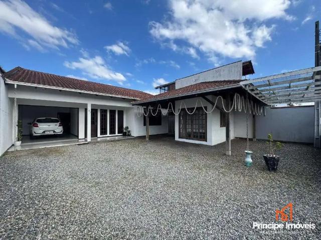 Casa / Sobrado para Venda em Joinville/SC Guanabara 3 Quartos