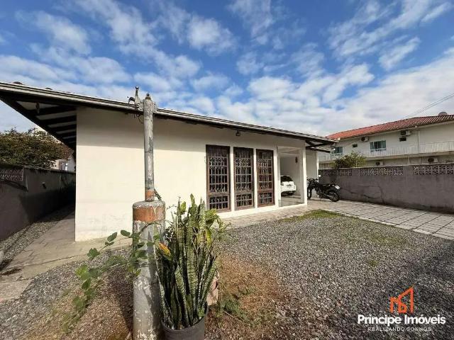 Casa / Sobrado para Venda em Joinville/SC Guanabara 3 Quartos