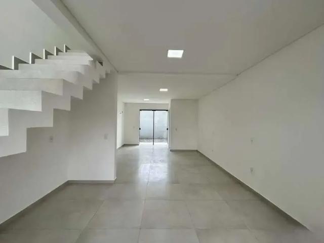Casa / Sobrado para Venda em Joinville/SC Guanabara 2 Quartos