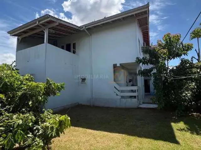 Casa / Sobrado para Venda em Joinville/SC Guanabara 4 Quartos