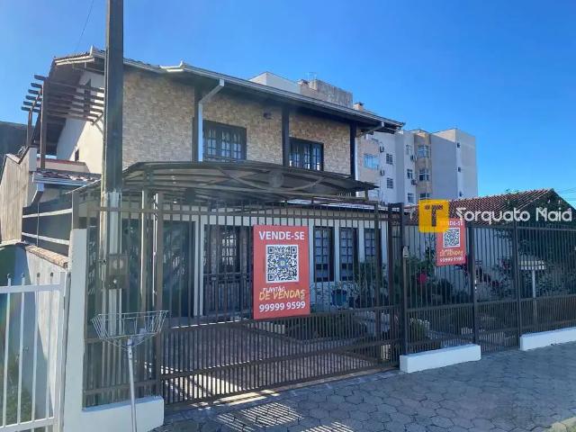 Casa / Sobrado para Venda em Joinville/SC Guanabara 4 Quartos
