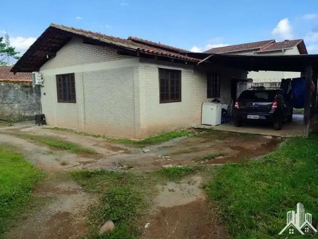 Casa / Sobrado para Venda em Joinville/SC Iririú 3 Quartos