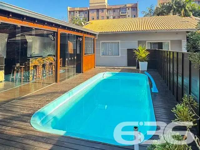Casa / Sobrado para Venda em Joinville/SC Iririú 3 Quartos