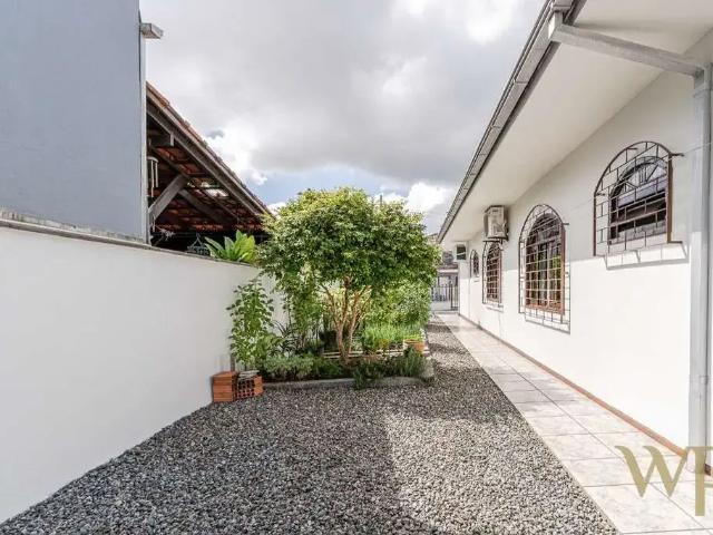 Casa / Sobrado para Venda em Joinville/SC Iririú 3 Quartos