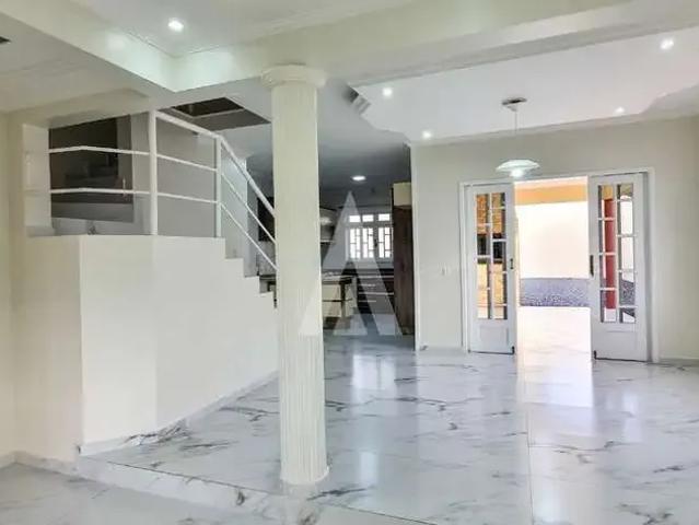 Casa / Sobrado para Venda em Joinville/SC Iririú 3 Quartos