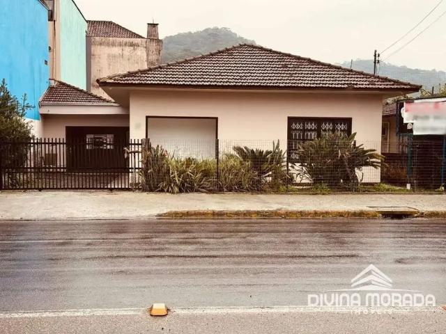 Casa / Sobrado para Venda em Joinville/SC Iririú 3 Quartos