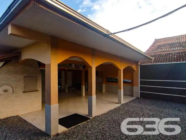 Casa / Sobrado para Venda em Joinville/SC Iririú 3 Quartos