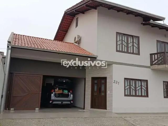 Casa / Sobrado para Venda em Joinville/SC Itaum 4 Quartos