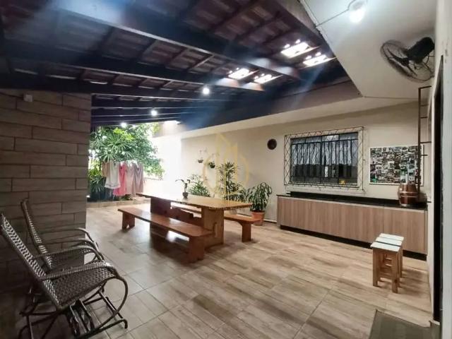 Casa / Sobrado para Venda em Joinville/SC Itaum 4 Quartos