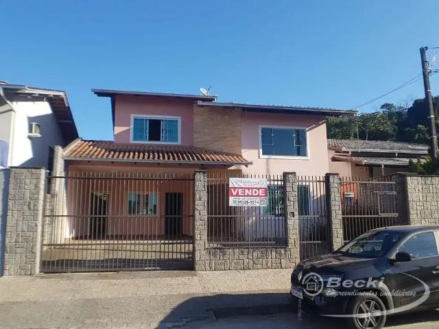 Casa / Sobrado para Venda em Joinville/SC Itaum 4 Quartos