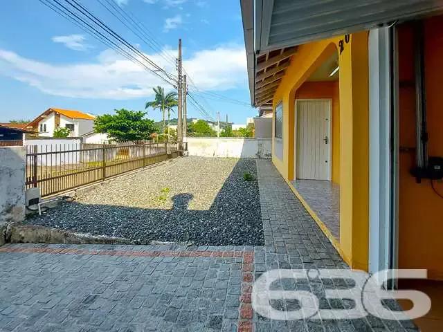 Casa / Sobrado para Venda em Joinville/SC Itaum 6 Quartos