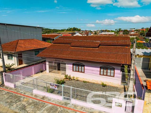 Casa / Sobrado para Venda em Joinville/SC Itaum 3 Quartos