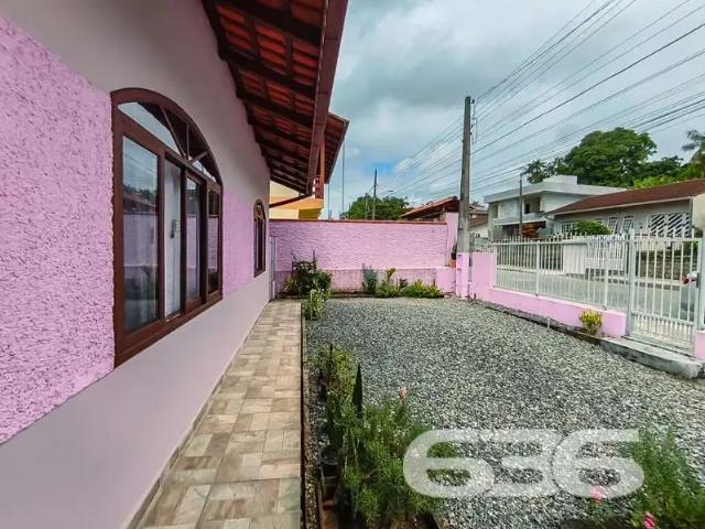 Casa / Sobrado para Venda em Joinville/SC Itaum 3 Quartos