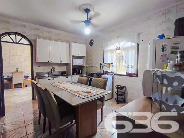 Casa / Sobrado para Venda em Joinville/SC Jardim Iririú 3 Quartos
