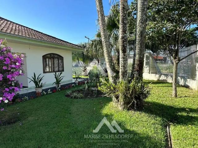 Casa / Sobrado para Venda em Joinville/SC Jardim Iririú 3 Quartos