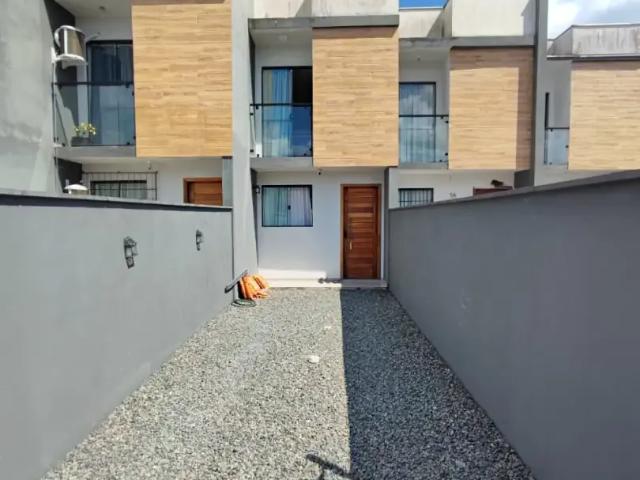 Casa / Sobrado para Venda em Joinville/SC Jarivatuba 2 Quartos