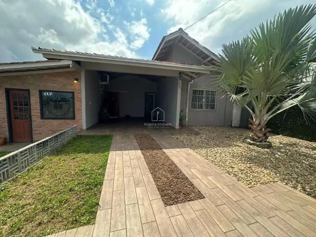 Casa / Sobrado para Venda em Joinville/SC Jarivatuba 3 Quartos