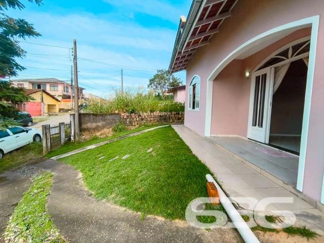 Casa / Sobrado para Venda em Joinville/SC Jarivatuba 3 Quartos