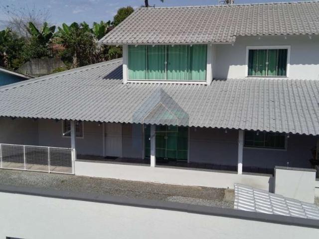 Casa / Sobrado para Venda em Joinville/SC Jarivatuba 4 Quartos