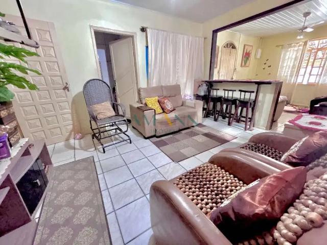 Casa / Sobrado para Venda em Joinville/SC Jarivatuba 4 Quartos