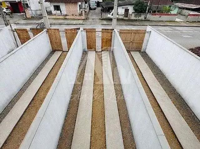 Casa / Sobrado para Venda em Joinville/SC João Costa 2 Quartos