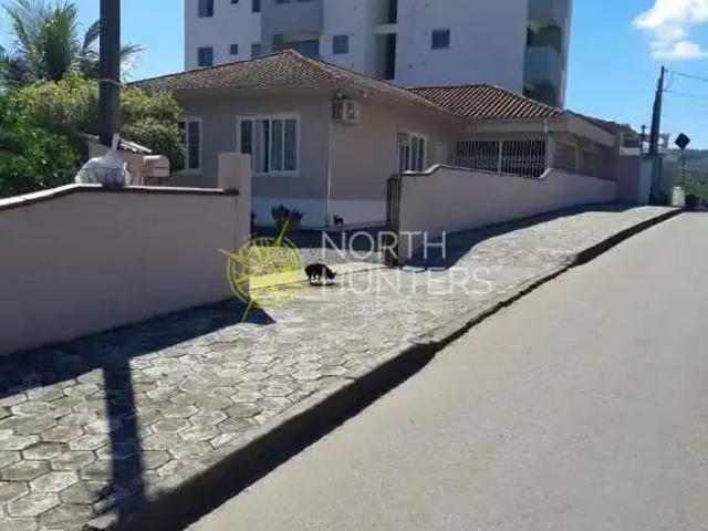 Casa / Sobrado para Venda em Joinville/SC João Costa 3 Quartos