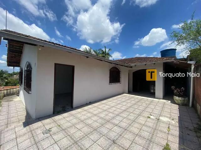 Casa / Sobrado para Venda em Joinville/SC João Costa 3 Quartos