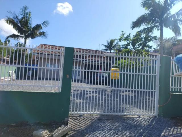Casa / Sobrado para Venda em Joinville/SC João Costa 3 Quartos