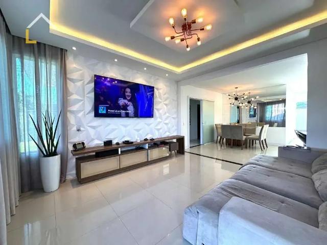 Casa / Sobrado para Venda em Joinville/SC João Costa 3 Quartos