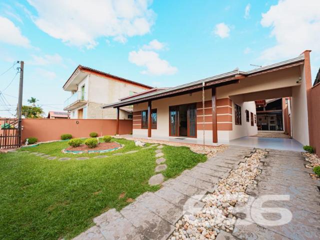 Casa / Sobrado para Venda em Joinville/SC João Costa 3 Quartos