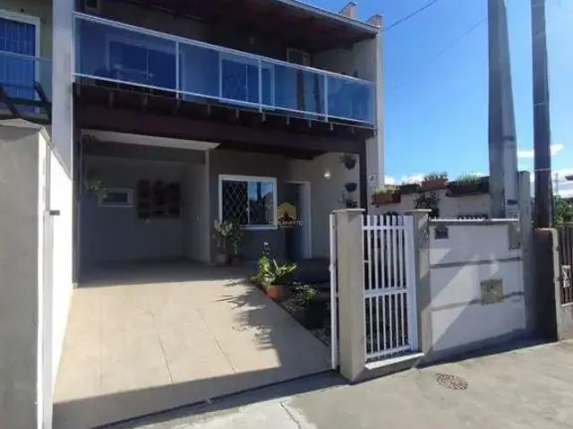 Casa / Sobrado para Venda em Joinville/SC João Costa 3 Quartos