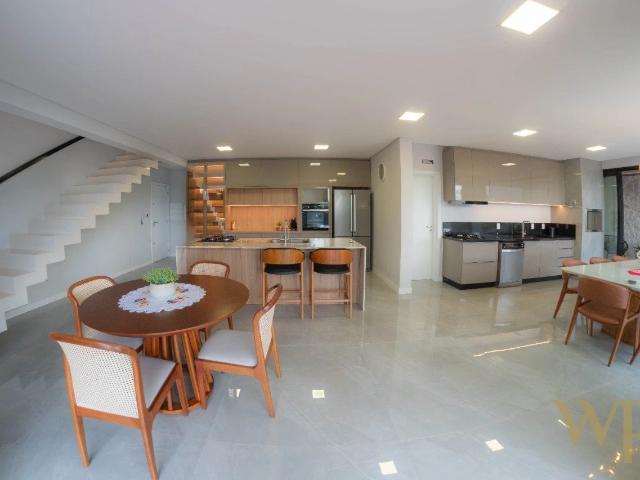 Casa / Sobrado para Venda em Joinville/SC Nova Brasília 3 Quartos