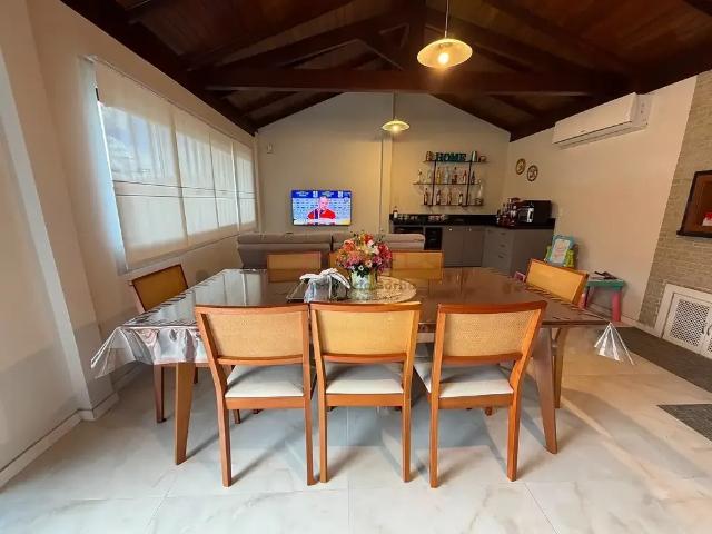 Casa / Sobrado para Venda em Joinville/SC Nova Brasília 3 Quartos