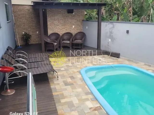 Casa / Sobrado para Venda em Joinville/SC Nova Brasília 3 Quartos
