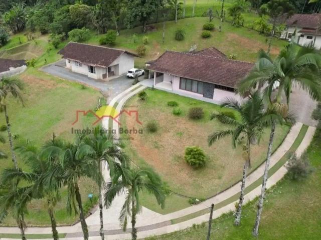 Casa / Sobrado para Venda em Joinville/SC Nova Brasília 3 Quartos