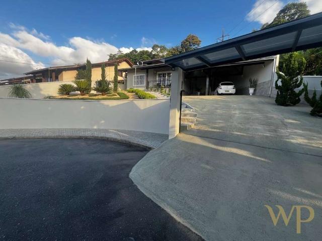 Casa / Sobrado para Venda em Joinville/SC Nova Brasília 4 Quartos