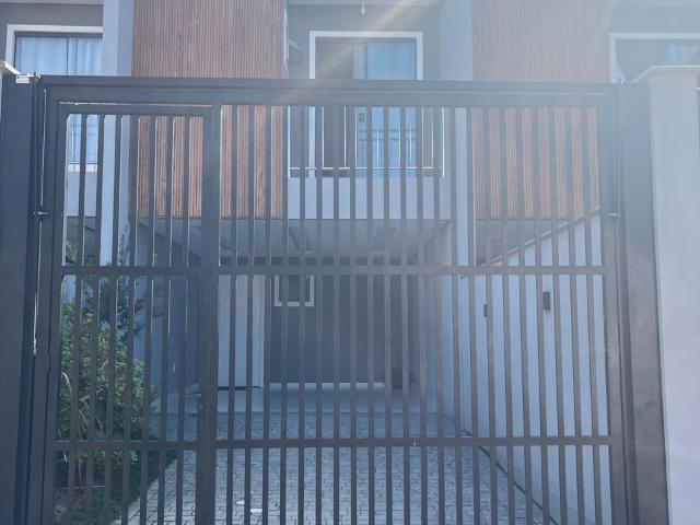 Casa / Sobrado para Venda em Joinville/SC Nova Brasília 3 Quartos