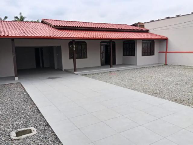 Casa / Sobrado para Venda em Joinville/SC Nova Brasília 3 Quartos