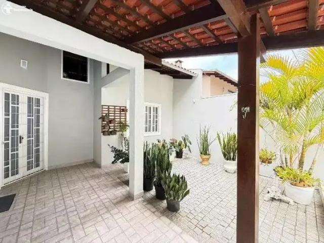Casa / Sobrado para Venda em Joinville/SC Nova Brasília 3 Quartos
