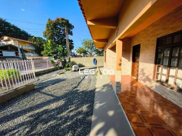 Casa / Sobrado para Venda em Joinville/SC Nova Brasília 4 Quartos