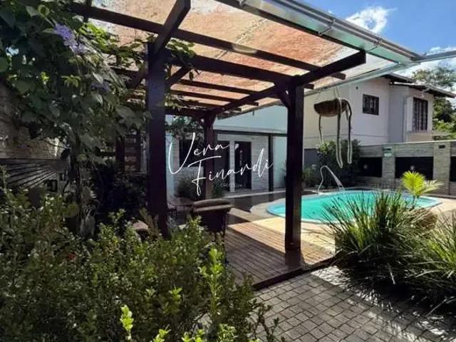 Casa / Sobrado para Venda em Joinville/SC Nova Brasília 4 Quartos